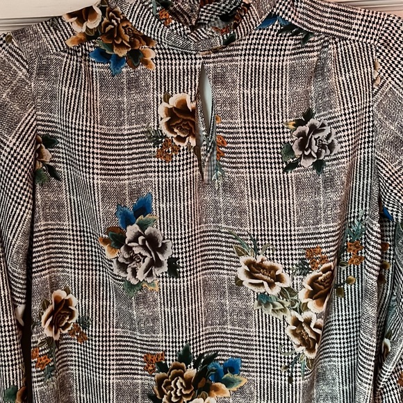 Supply and Demand top - Picture 4 of 6